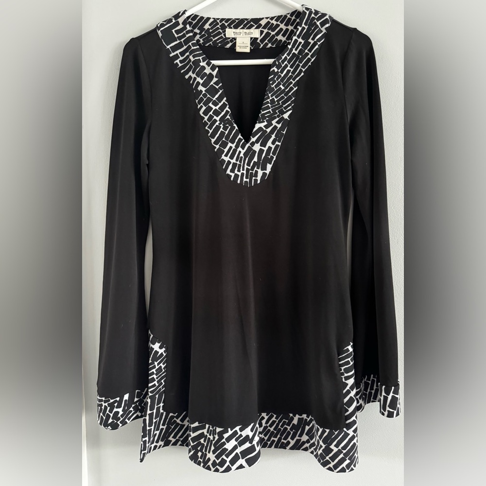 White House Black Market Small Black Tunic Blouse Contrast Trim V Neck